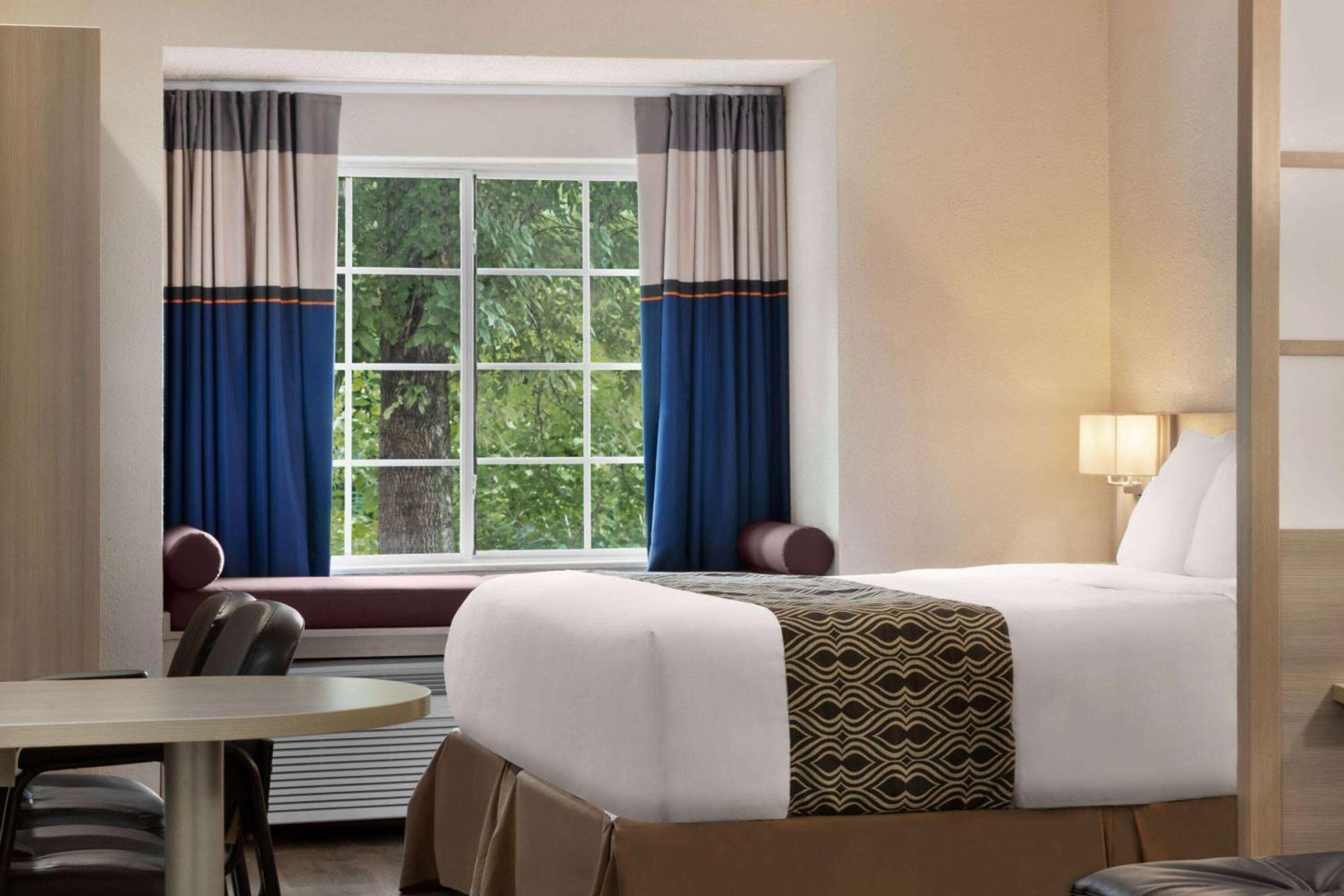 Microtel Inn & Suites By Wyndham Florence/Cincinnati Airpo Εξωτερικό φωτογραφία