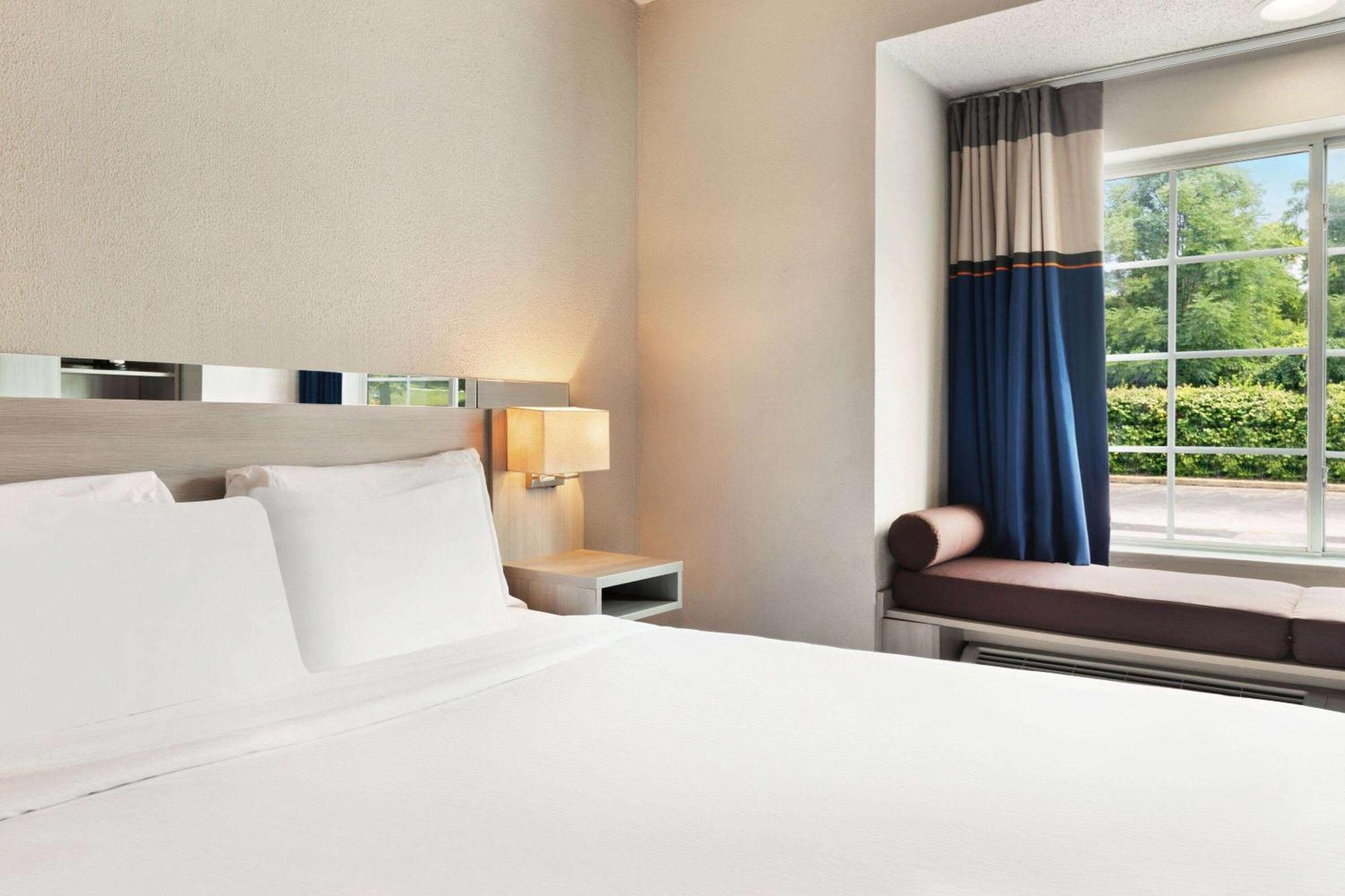 Microtel Inn & Suites By Wyndham Florence/Cincinnati Airpo Εξωτερικό φωτογραφία
