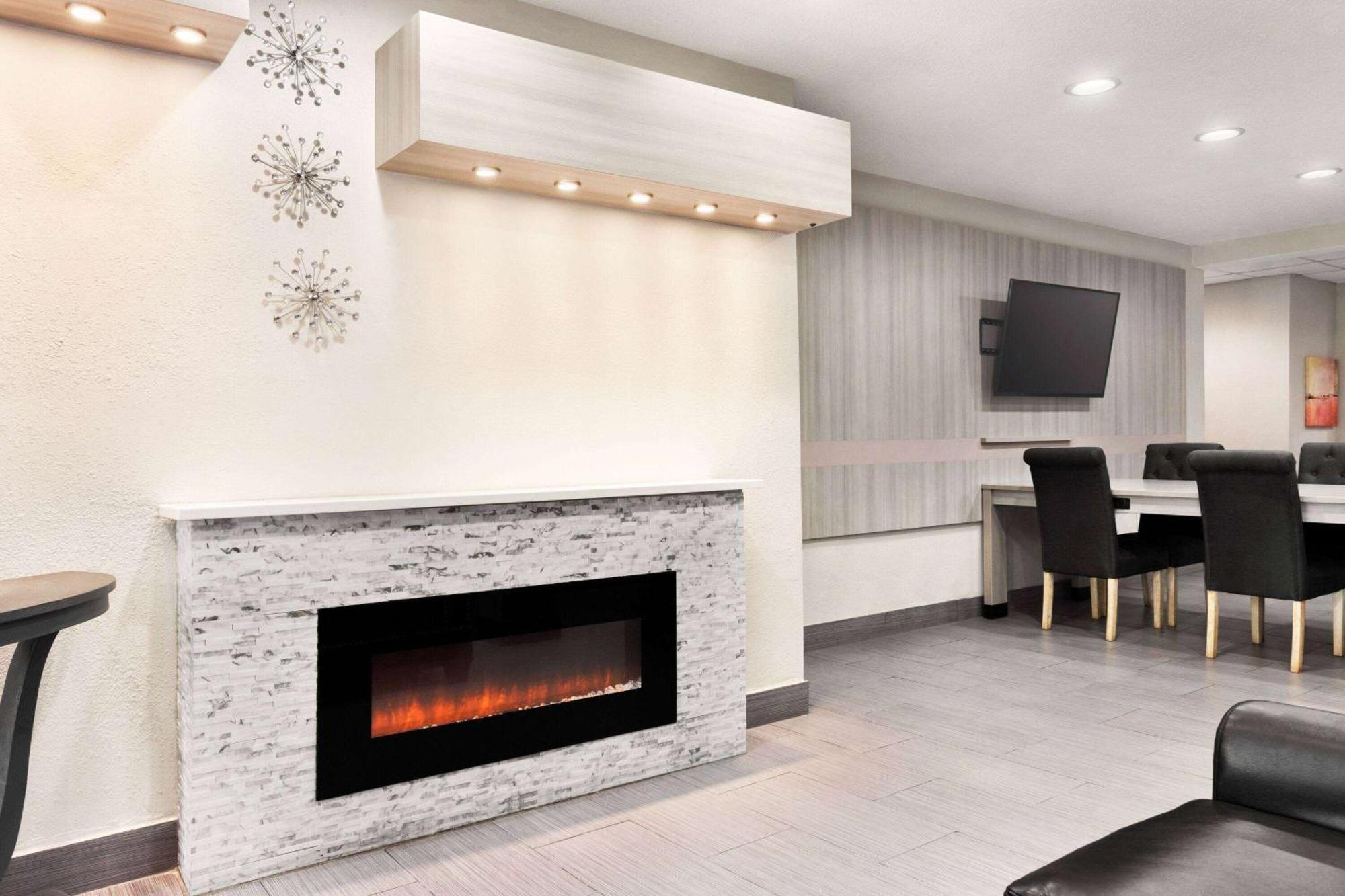 Microtel Inn & Suites By Wyndham Florence/Cincinnati Airpo Εξωτερικό φωτογραφία