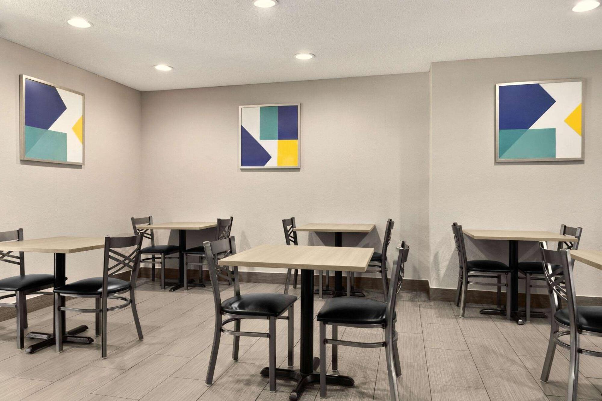 Microtel Inn & Suites By Wyndham Florence/Cincinnati Airpo Εξωτερικό φωτογραφία