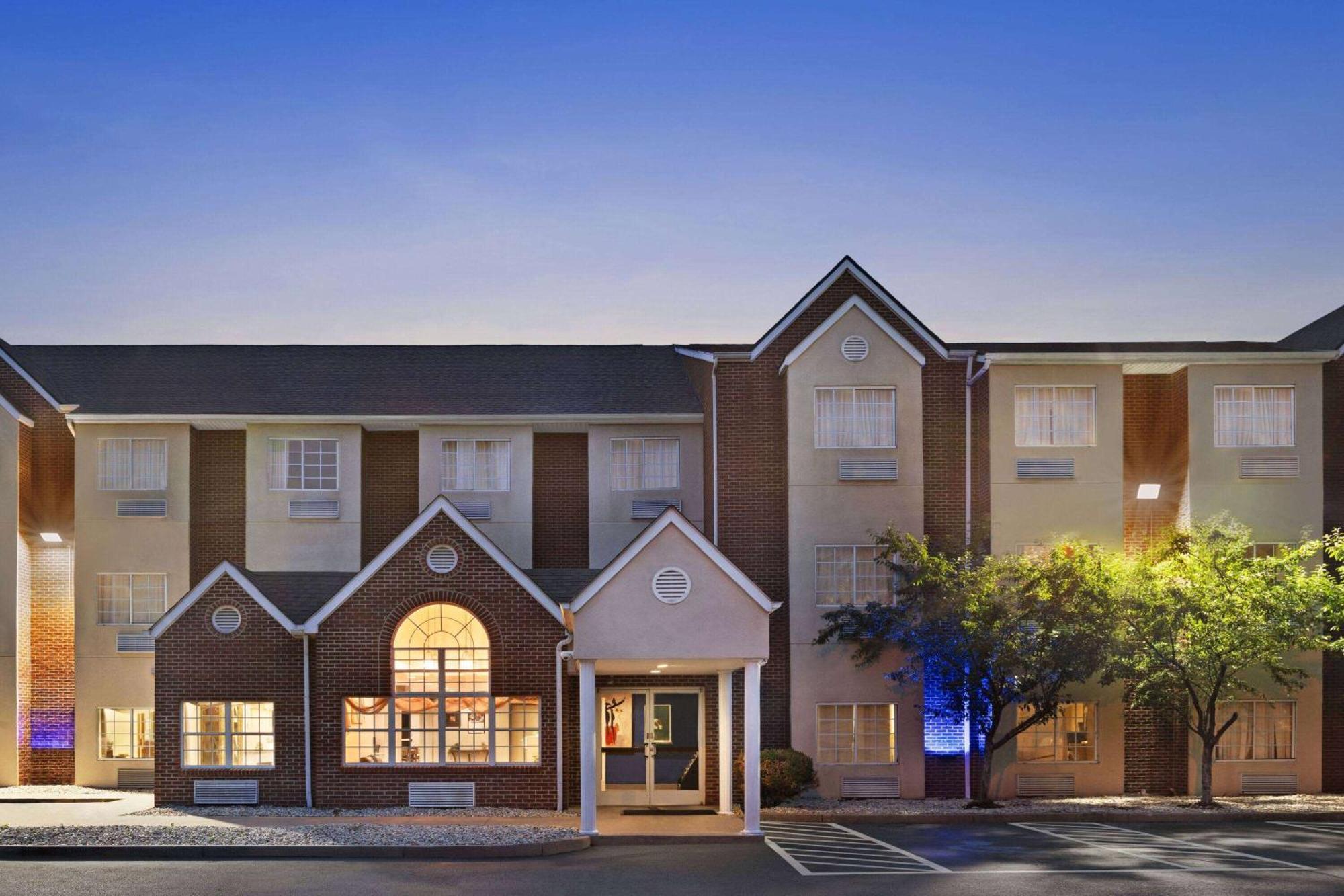 Microtel Inn & Suites By Wyndham Florence/Cincinnati Airpo Εξωτερικό φωτογραφία